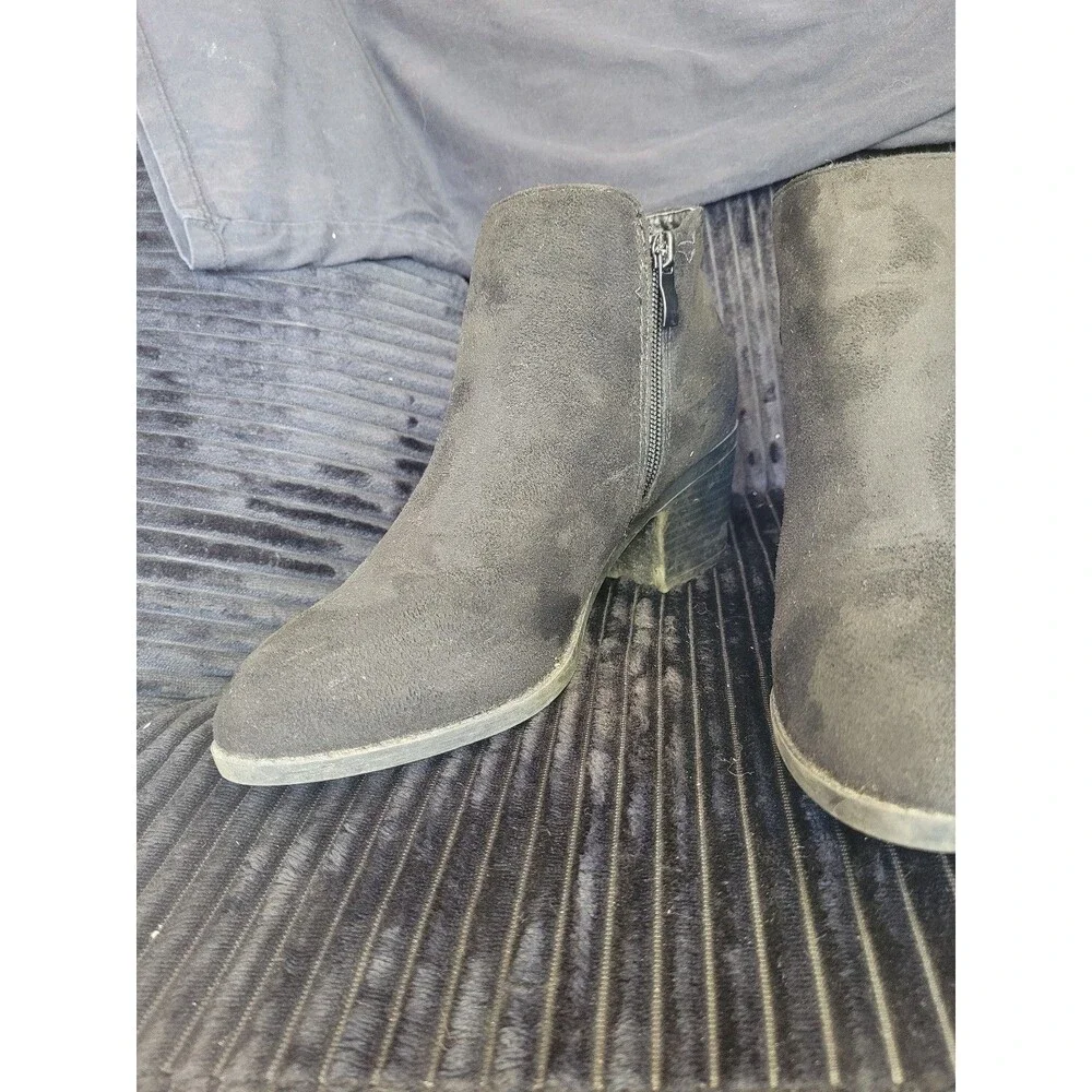 Charlotte Russe Grey Suede Ankle Boots – Size 8